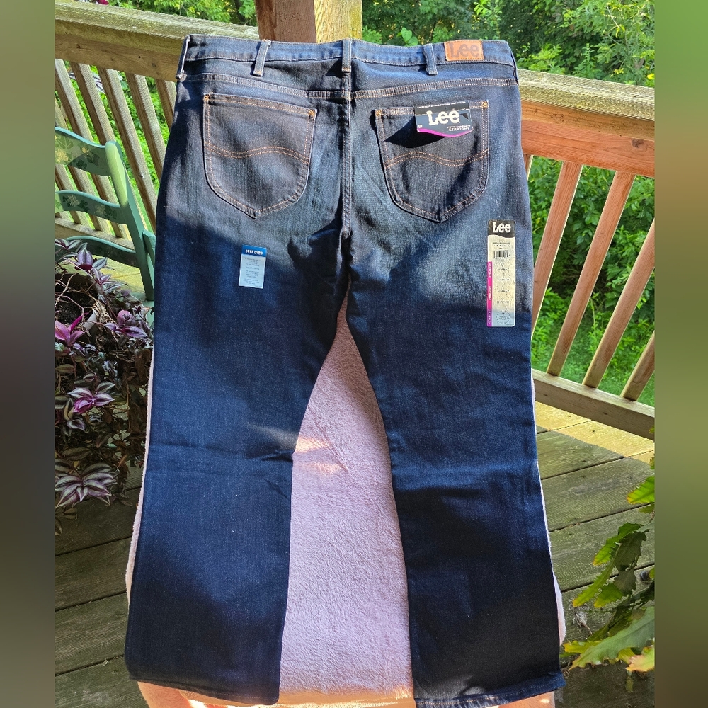 NWT Lee Womens Jeans Straight Leg Denim Blue Regular Fit Mid Rise Dark Wash 22M - Picture 2 of 11